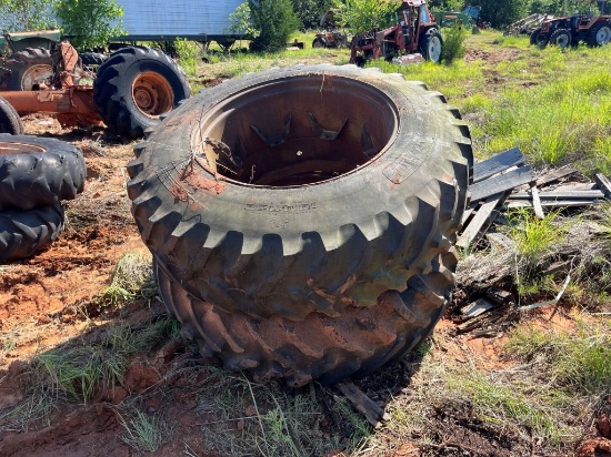 OLIVER TRACTOR (SALVAGE)