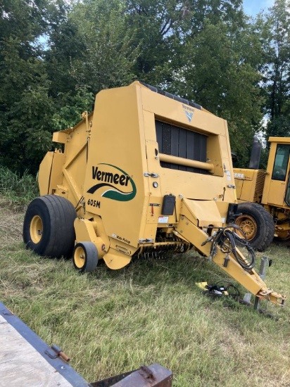 VERMEER 605M ROUND BALER