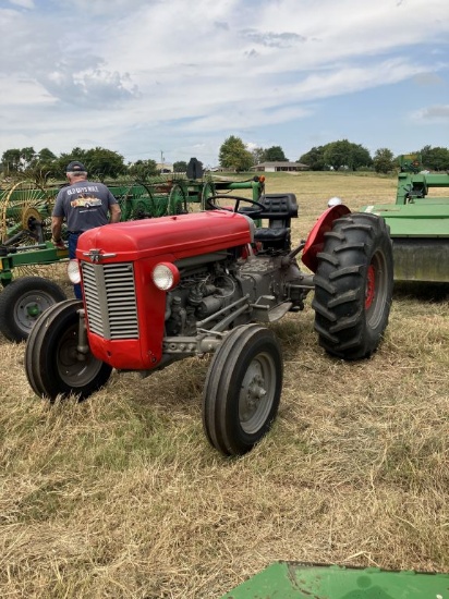 MF UTILITY TRACTOR