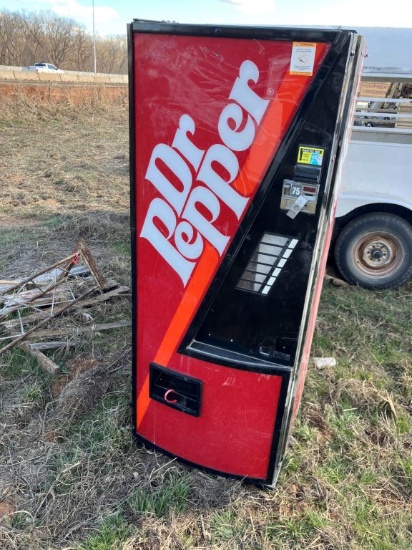 DR PEPPER VENDING MACHINE