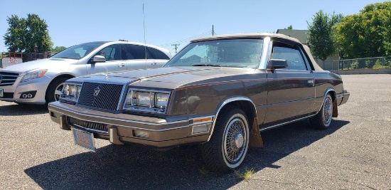 1984 Chrysler Lebaron w/ continental kit, Selling No Reserve!... ...