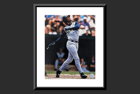0 KEN GRIFFEY JR SIGNED PHOTO- GFA AUTHENTICATED