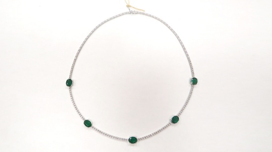 0 WHITE GOLD NATURAL EMERALD  BERYL AND DIAMOND NECKLACE