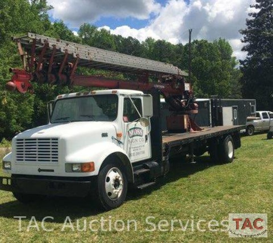 1999 International 4900 Crane Truck