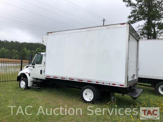 2005 International 4200 14 foot Box Truck