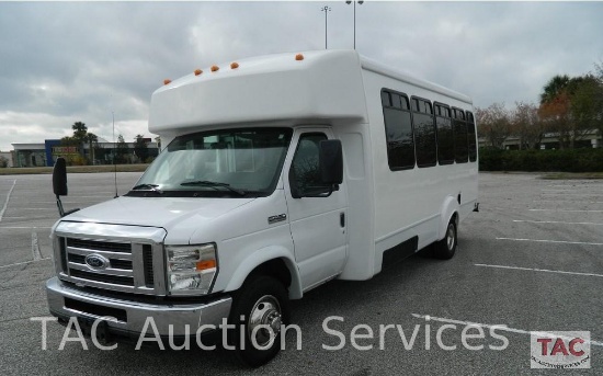 2011 Ford E450 Goshen GC II 25 - 16 Passenger Bus