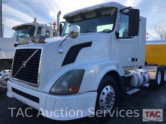 2006 Volvo VNM64T300