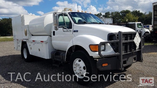 2000 Ford F750 Fuel and Lube Service Truck