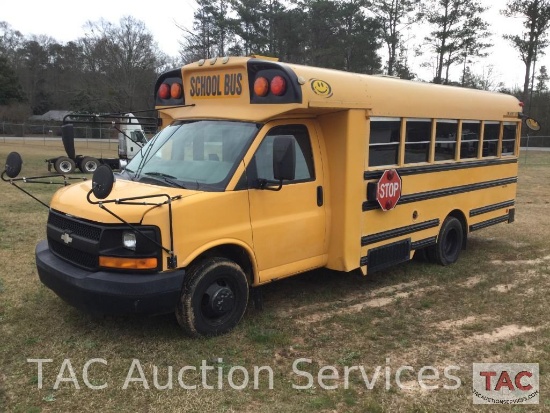 2006 Chevrolet Express 24 Passenger Bus