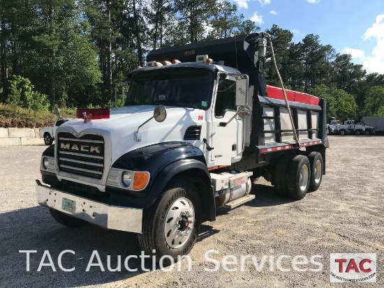 2004 Mack CV713 Granite