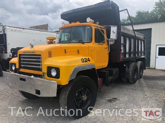 2003 Mack RD688S