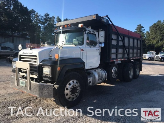 2000 Mack RD688S Dump Truck