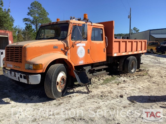 1998 International 4700 4x2 with crane