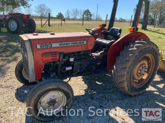 Massey Ferguson 253 Farm Tractor