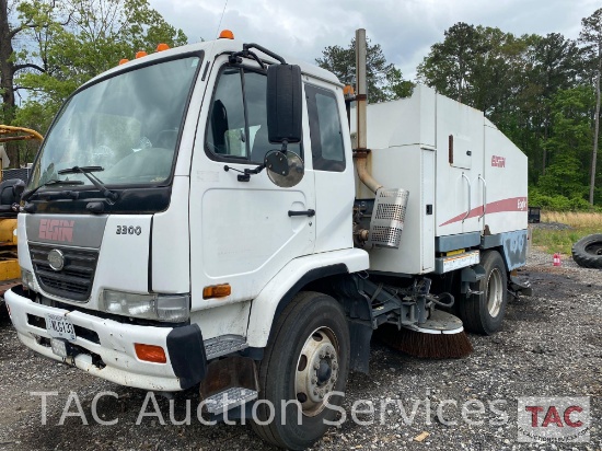 2008 Elgin Eagle UD 3300 Street Sweeper Truck