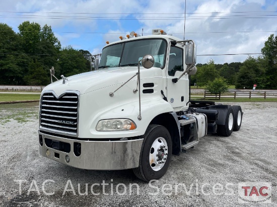 2015 Mack CXU613