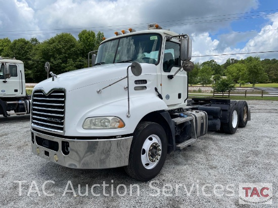 2015 Mack CXU613