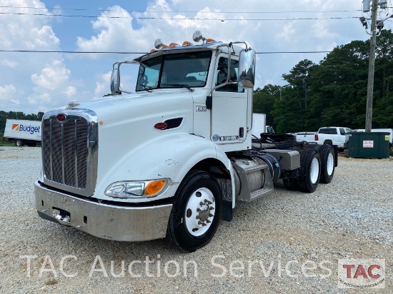 2013 Peterbilt 384 Day Cab