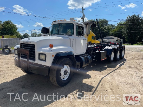 2003 Mack RD688S Roll-Off Truck