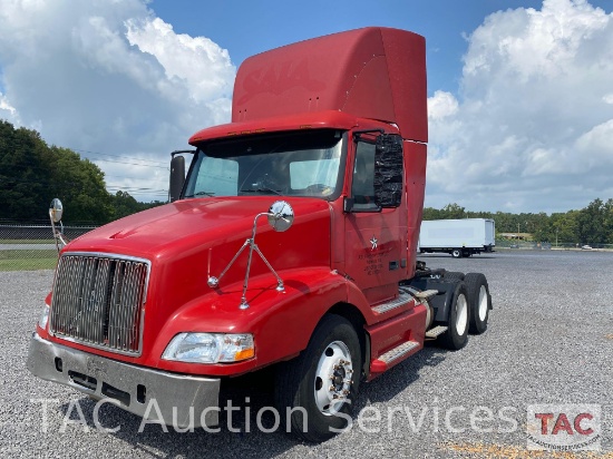 2001 Volvo VNL Day Cab