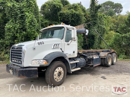 2007 Mack Granite Roll Off Truck