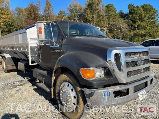 2005 Ford F650 Spreader Truck