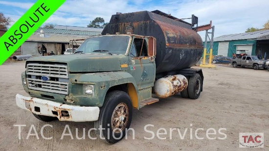 1986 Ford F700 Tank Truck