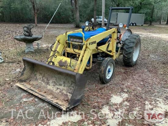 Ford 2000 Tractor With Loader