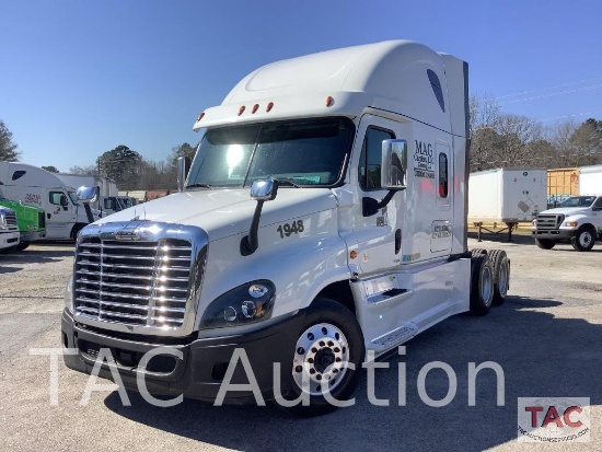 2016 Freightliner Cascadia Sleeper