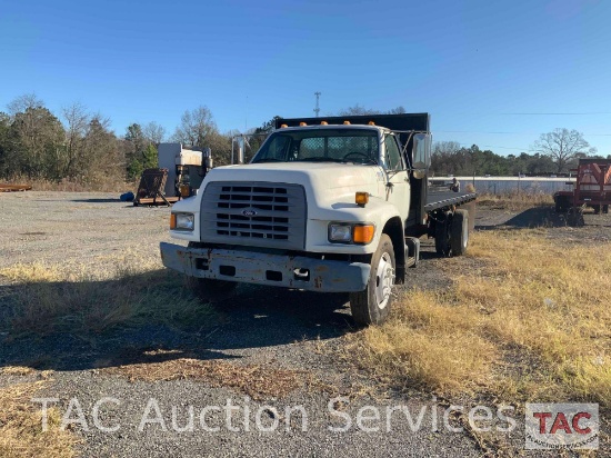 1998 Ford F800 Flatbed Truck