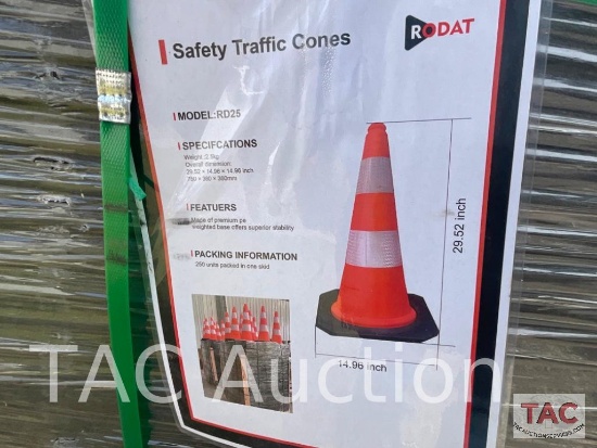 New (250 count) Pallet Of Traffic Cones