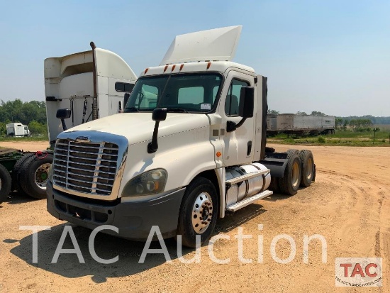 2016 Freightliner Cascadia 125 Truck Day Cab