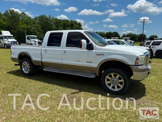 2005 Ford F-250 King Ranch 4X4 Crew Cab Pickup Truck