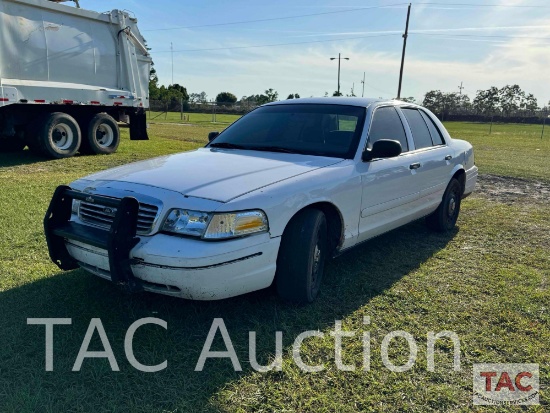 2003 Ford Crown Victoria Sedan