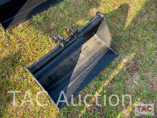 New 32in Mini Excavator Bucket Attachment
