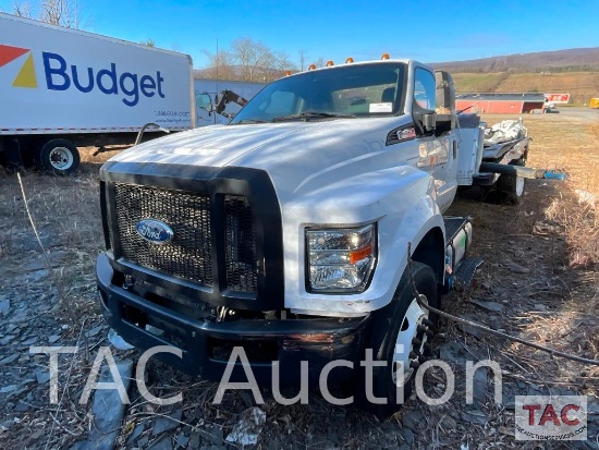2022 Ford F-650 26ft Box Truck w/ Liftgate
