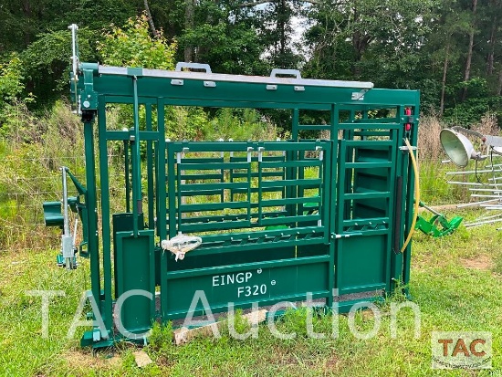 Cattle Chute with Head Catch and Rear Gate