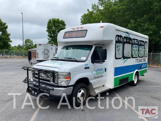 2017 Ford E-450 Super Duty 12 Passenger Handicap Accessible Bus