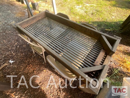 Pecan Sorting Table
