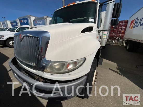 2017 International Durastar 4300 26ft Box Truck