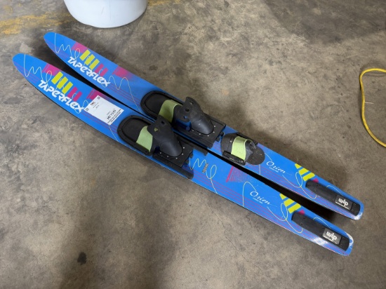 Set Of Taperflex Water Skis