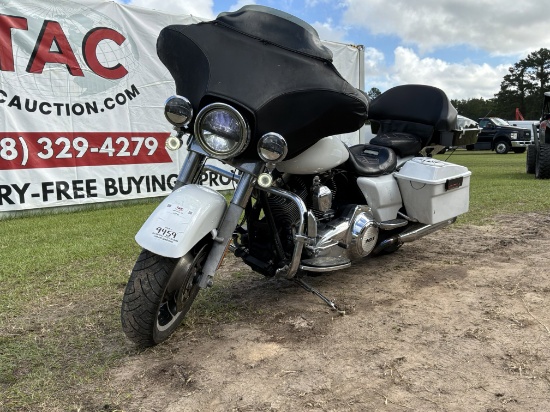 2013 Harley Davidson FLHX Street Glide Motorcycle
