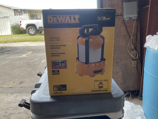 DeWalt Submersible Utility Pump