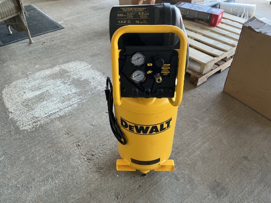 Dewalt 15 Gallon, 225 psi, 1.6hp Motor