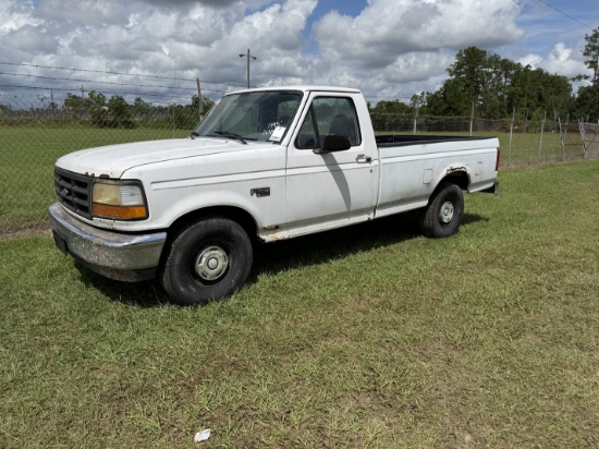 1995 Ford F-150 Regular Cab Pickup Truck