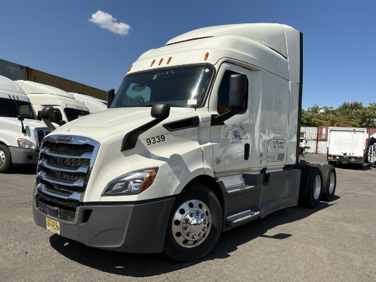 2019 Freightliner Cascadia Single Bunk Sleeper Semi Truck