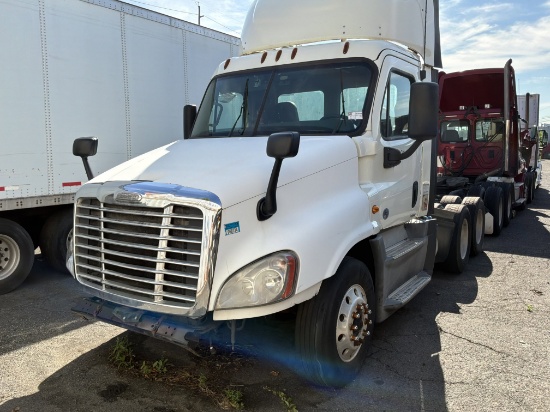 2017 FREIGHTLINER CASCADIA DAY CAB SEMI TRUCK