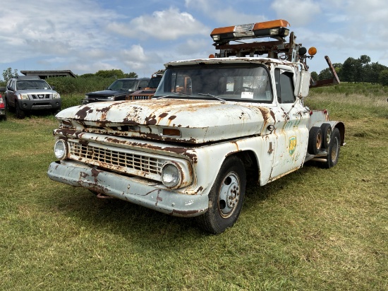 Chevrolet 30 Custom 1-Ton Wrecker