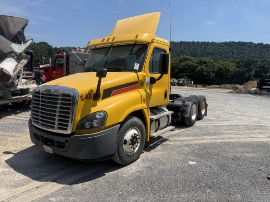 2015 Freightliner Cascadia Day Cab