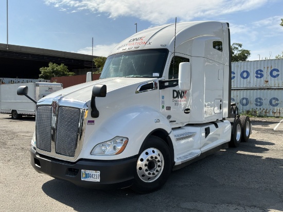 2020 KENWORTH T680 Double Bunk Sleeper Semi Truck